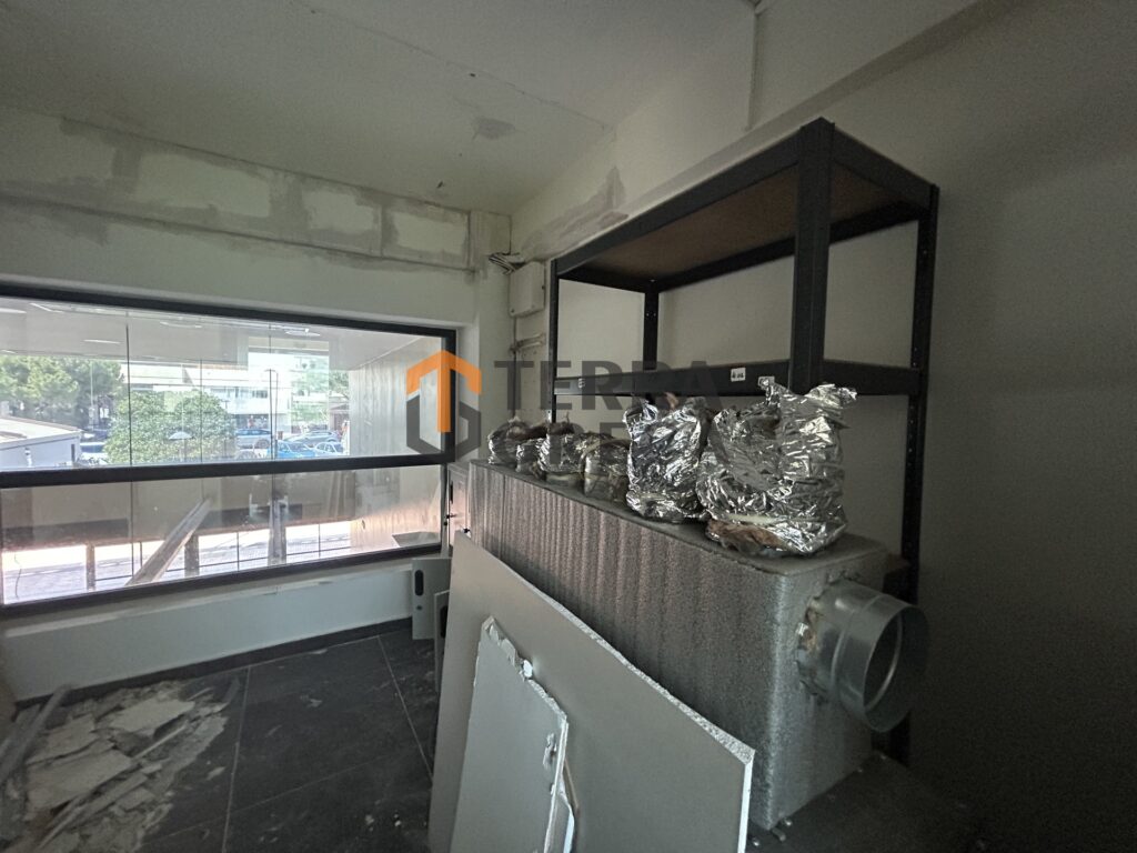 Φωτογραφία 10 από 12 — 1681666 — Shop to rent, Voula, 90 sq m, €3,500